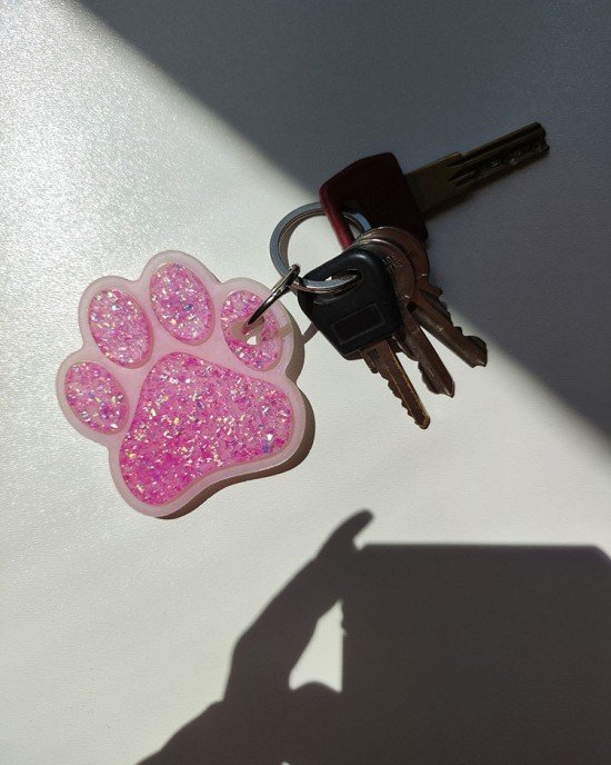 Χειροποίητο Πατουσάκι μπρελόκ απο υγρό γυαλί - άσπρο - μαύρο